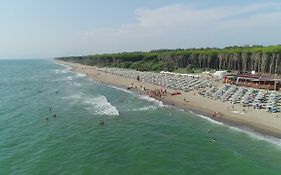 Happy Camp Mobile Homes In Camping Village Paestum